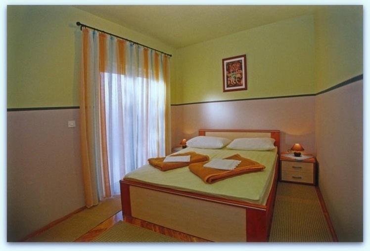 Bubi Hvar Apartments 1 Hvar Town Exterior photo